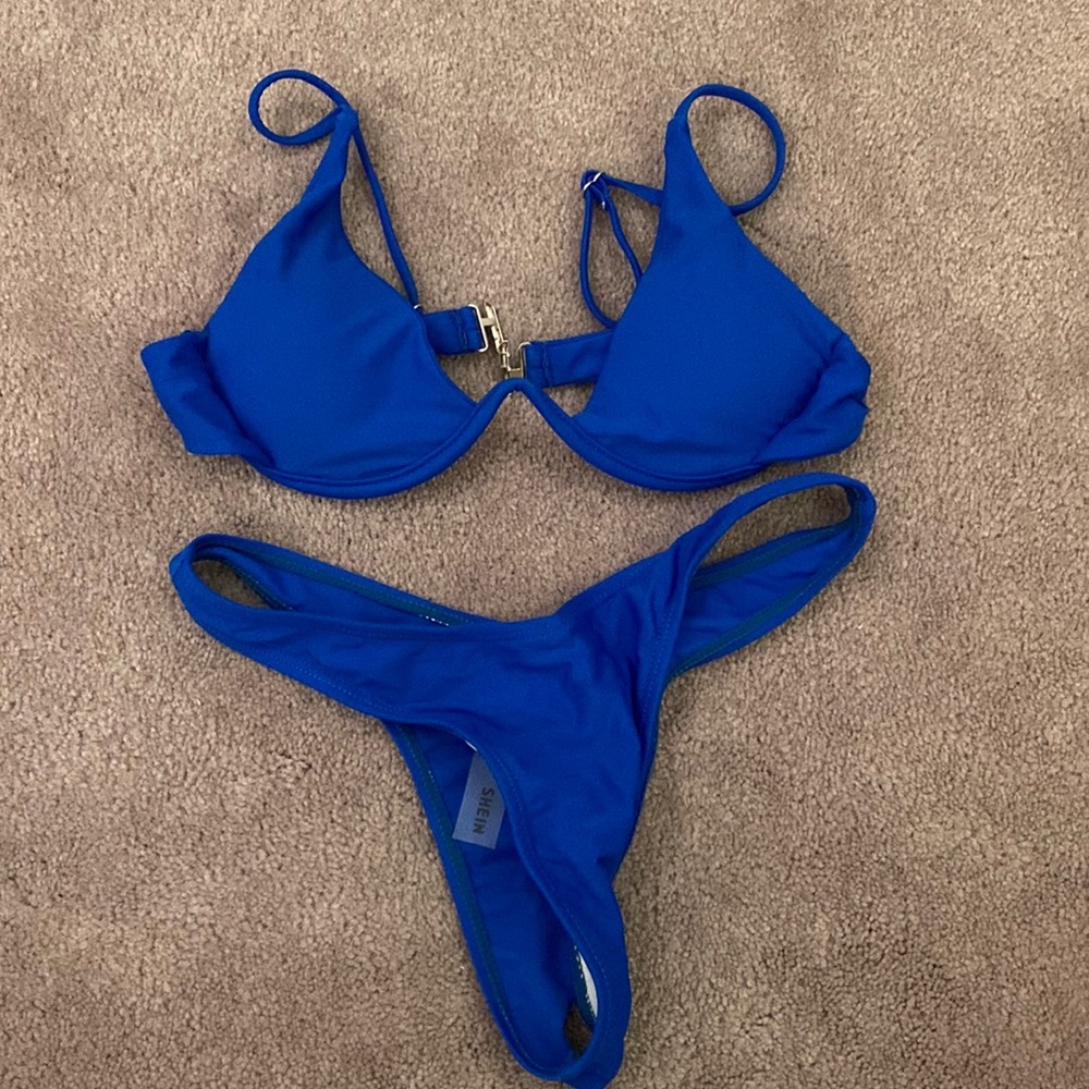 HARDLY WORN SHEIN BIKINI - royal blue padded and underwire top
